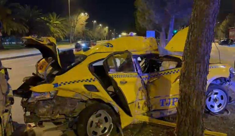 Kartal’da sürücüsünün makas attığı otomobil, taksiye çarptı: 3 yaralı