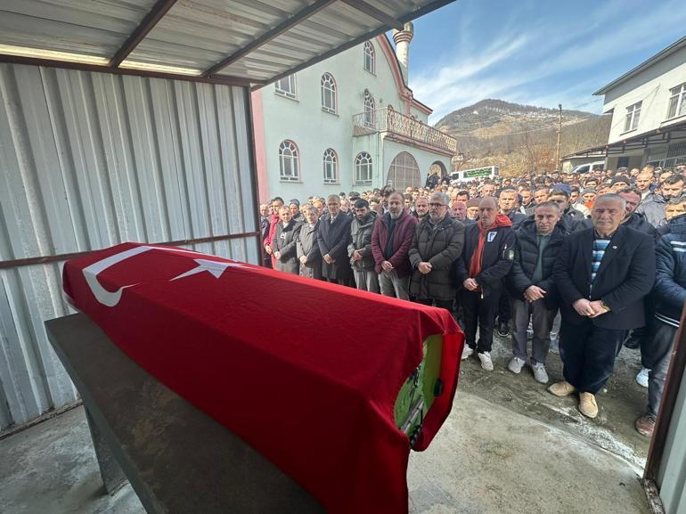 Kazada ölen ambulans şoförü toprağa verildi