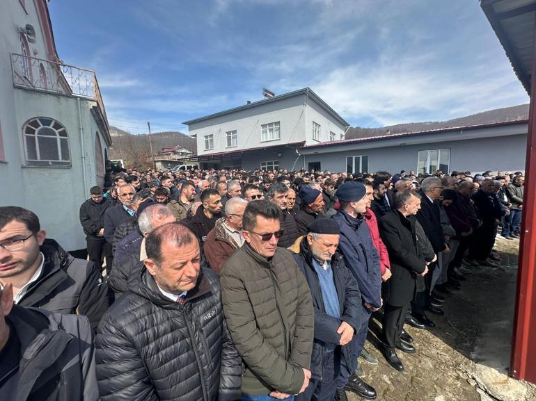 Kazada ölen ambulans şoförü toprağa verildi