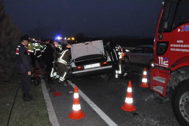 Otomobil karşı şeride geçti: 2 ölü, 5 yaralı