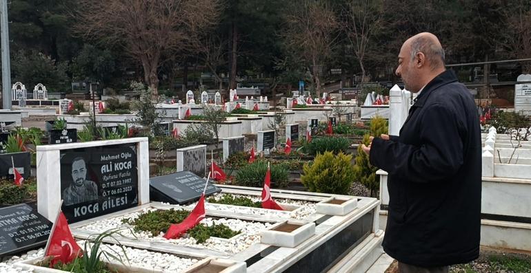 Depremzedeler arife gününde yakınlarının mezarlarını ziyaret etti