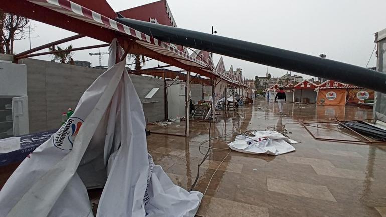 Hatayda kuvvetli rüzgar; çatılar uçtu, stantlar yıkıldı