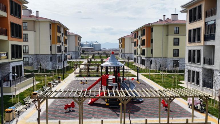 Bakan Kurum: Yuvalarımızda artık her gün bayram gibi