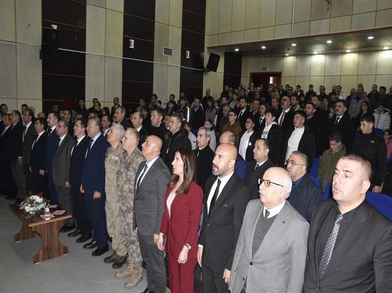 Bitlis’te nevruz programında protokol üyeleri demir dövdü, ateşten atladı