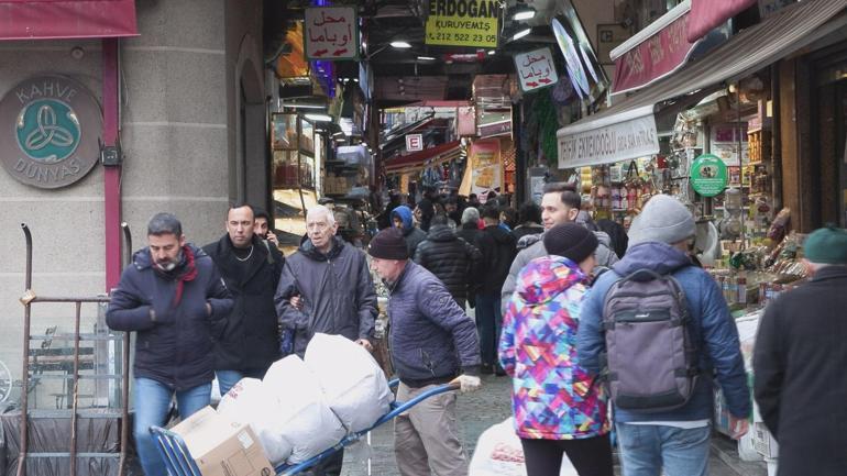 Eminönünde bayram alışverişi yoğunluğu