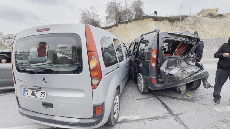 Arnavutköyde 4 aracın karıştığı zincirleme kaza: 6 yaralı