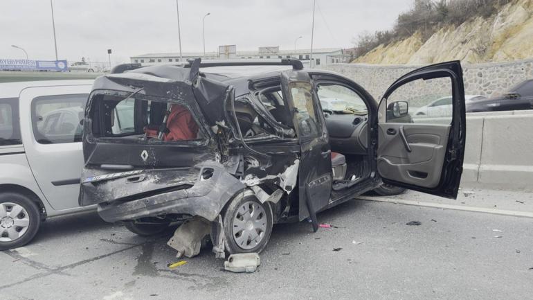 Arnavutköyde 4 aracın karıştığı zincirleme kaza: 6 yaralı
