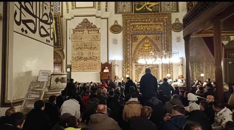 Bursada, bayram namazı 626 yıllık Ulu Camide kılındı
