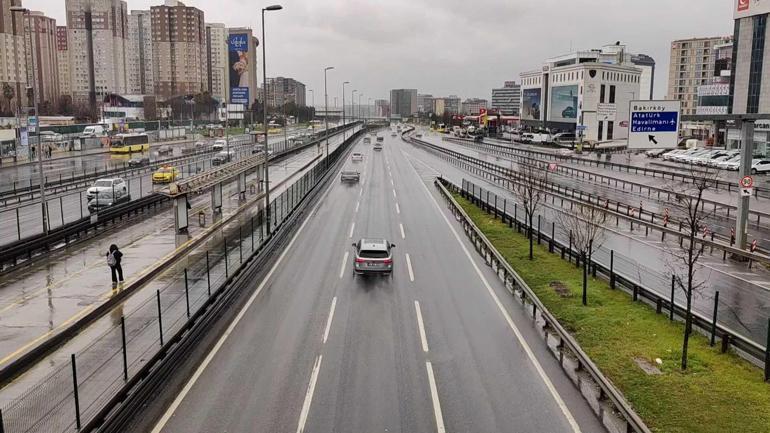 İstanbulda bayramın ilk günü yollar boş kaldı