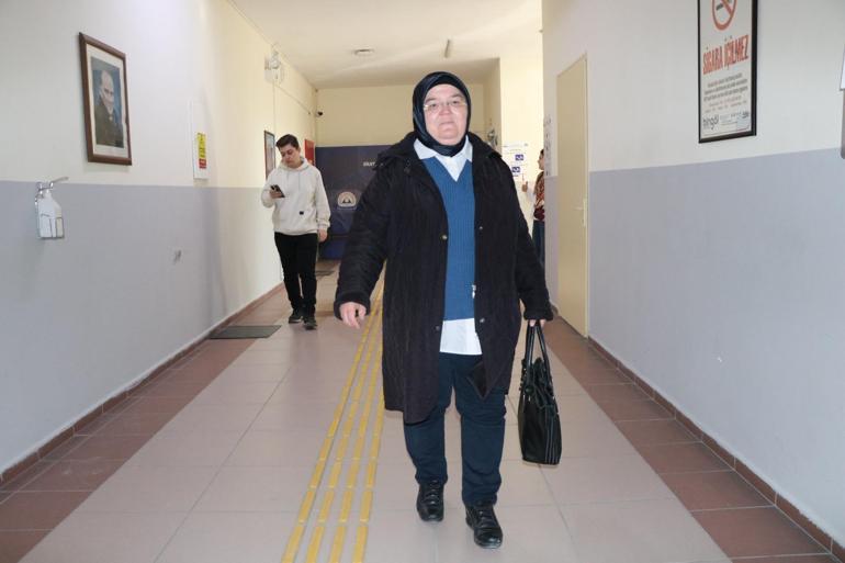 ‘Kız çocuğu okuyacak da ne olacak’ dediler; ilkokul mezuniyetinden 41 yıl sonra üniversiteye başladı