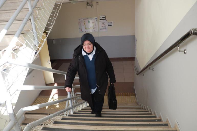 ‘Kız çocuğu okuyacak da ne olacak’ dediler; ilkokul mezuniyetinden 41 yıl sonra üniversiteye başladı