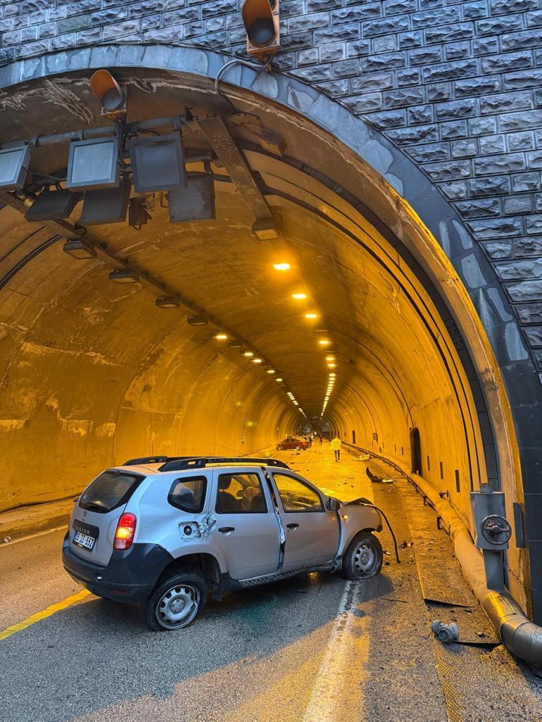 Tünel girişinde iki otomobil çarpıştı: 7 yaralı