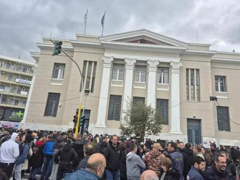 Midilli Adası’nda mahsur kalan Türk turistler yurda döndü