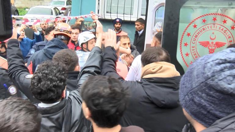 Fatih’te doğal gaz kaynaklı patlama: 2 bina çöktü 7 kişi kurtarıldı