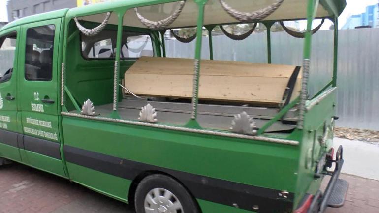 Fatihte çöken binada hayatını kaybeden kadının cenazesi ailesine teslim edildi