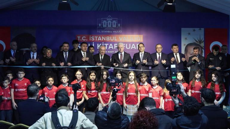 Vali Gül: Okullarımızdaki kitap sayısını 6,5 milyondan 13 milyona çıkardık