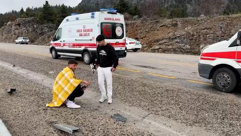 Konya-Antalya kara yolunda yolcu otobüsü devrildi; 3ü ağır, 20 yaralı