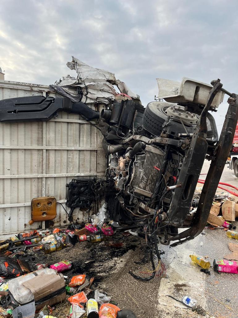 Fren sisteminde arıza olduğu iddia edilen kamyon, 4 araca çarptı: 19 yaralı