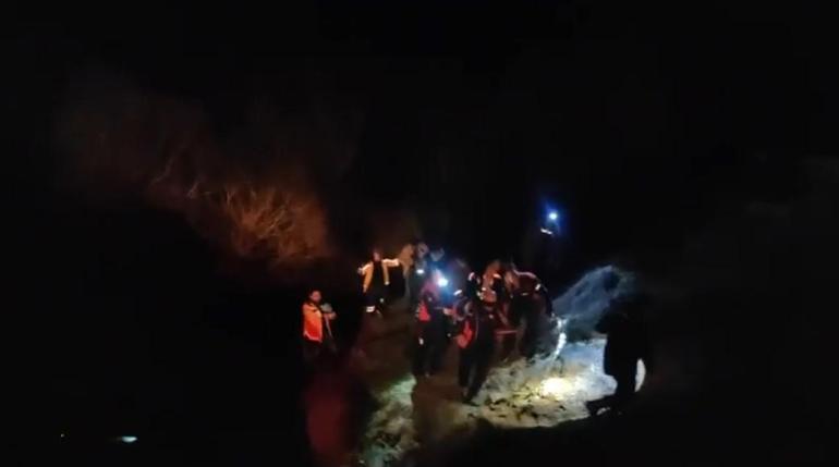 Elazığ’da otomobil şarampole yuvarlandı: 5 yaralı