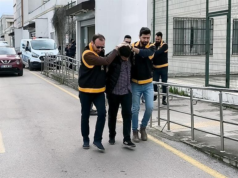 TIR’la otomobilin önünü kesip, sürücüyü tehdit eden baba ile oğlundan el hareketi iddiası