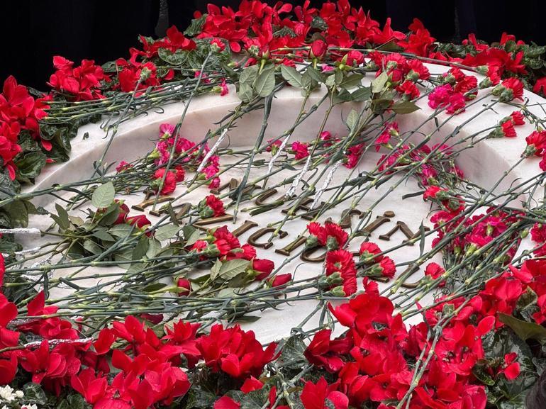 Muhsin Yazıcıoğlu, mezarı başında anıldı