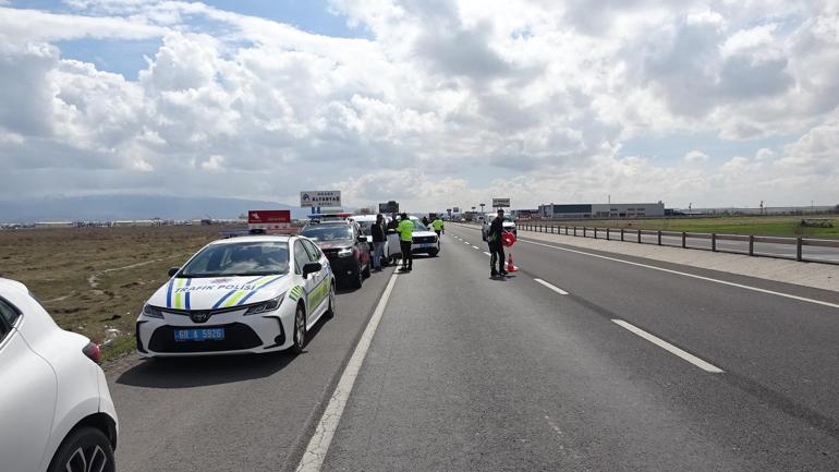 Kaçarken otomobiliyle 2 araca çarpan sürücü, 30 kilometrelik takiple yakalandı