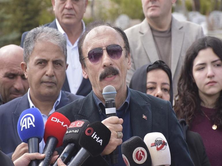 Düşen helikopterde Yazıcıoğlu ile birlikte hayatını kaybeden 4 kişi, mezarları başında anıldı