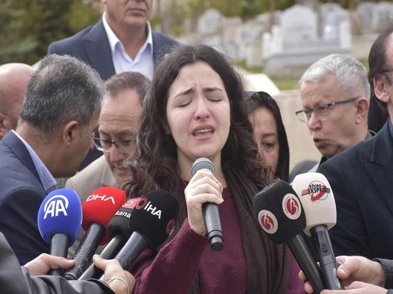 Düşen helikopterde Yazıcıoğlu ile birlikte hayatını kaybeden 4 kişi, mezarları başında anıldı