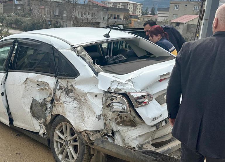 Gaziantep’te TIR ile otomobil çarpıştı: 2 yaralı