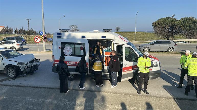 Yolcu minibüsüyle otomobil çarpıştı: 8 yaralı