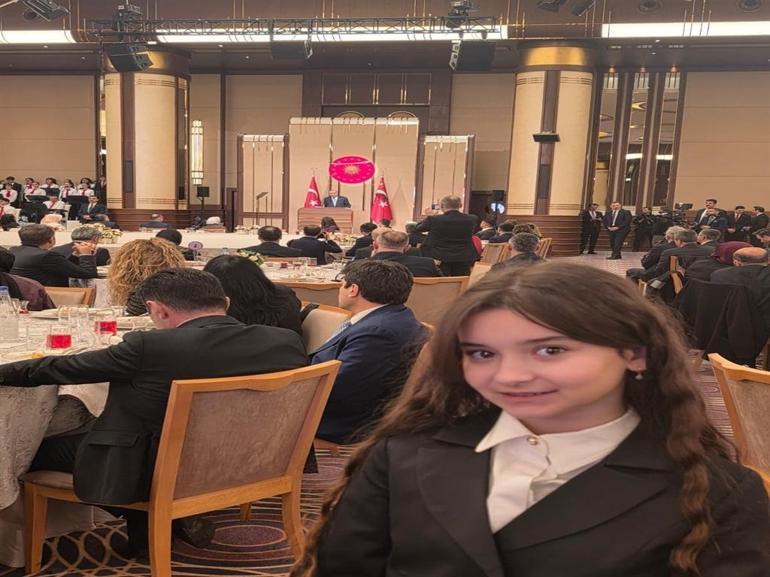 Dünya matematik şampiyonu Lina, Cumhurbaşkanı Erdoğandan 23 Nisan’da koltuğuna oturmayı istemiş