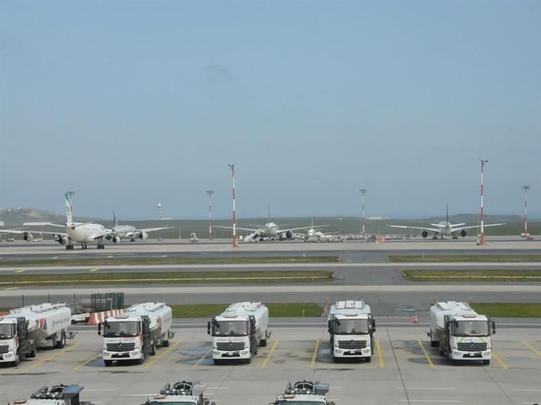 11 uçak 26 gündür İstanbul Havalimanı’nda bekliyor