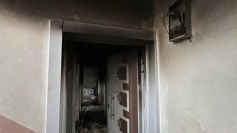 Evde tek başına olan çocuk çakmakla oynarken evi yaktı; 2 kişi dumandan etkilendi