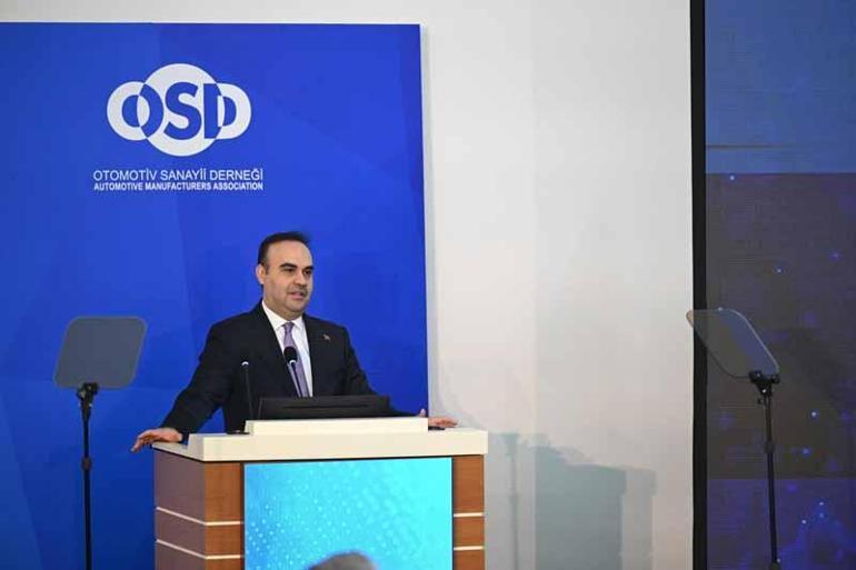 Bakan Kacır: Otomotiv ihracatımız 41,5 milyar dolarla rekor tazeledi