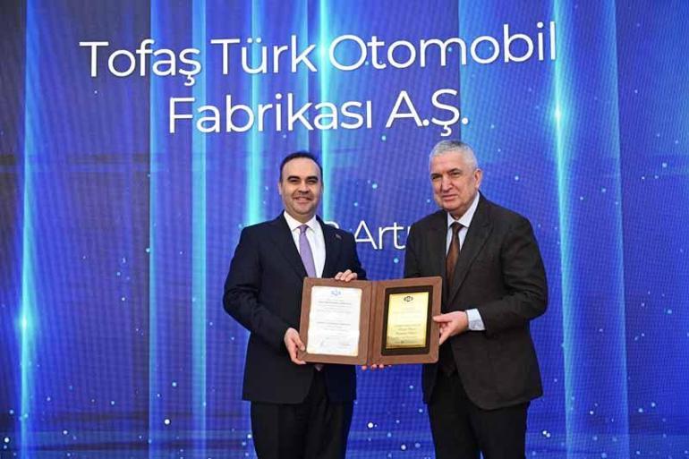 Bakan Kacır: Otomotiv ihracatımız 41,5 milyar dolarla rekor tazeledi