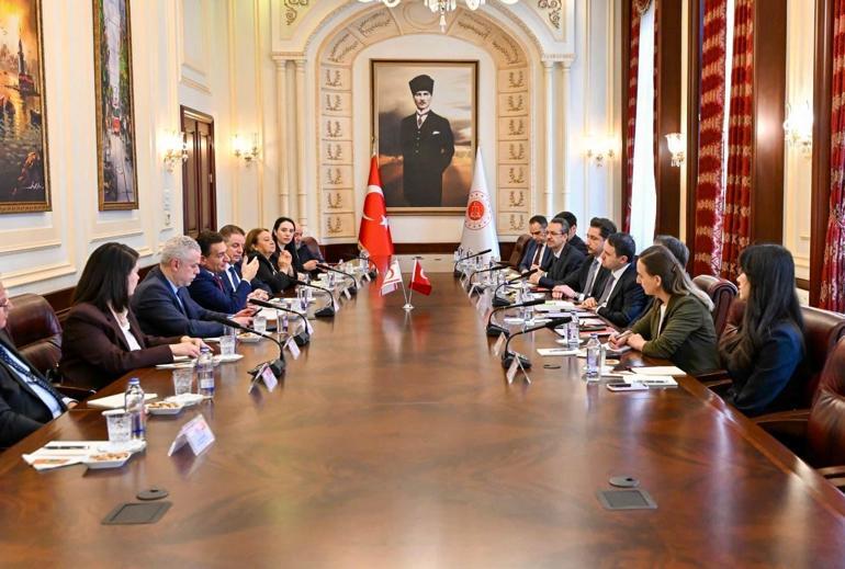 Bakan Gürlek KKTC İçişleri Bakanı Oğuz ile bir araya geldi