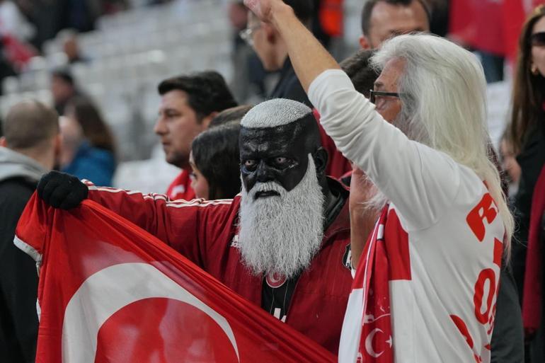 Milli maçtan renkli kareler