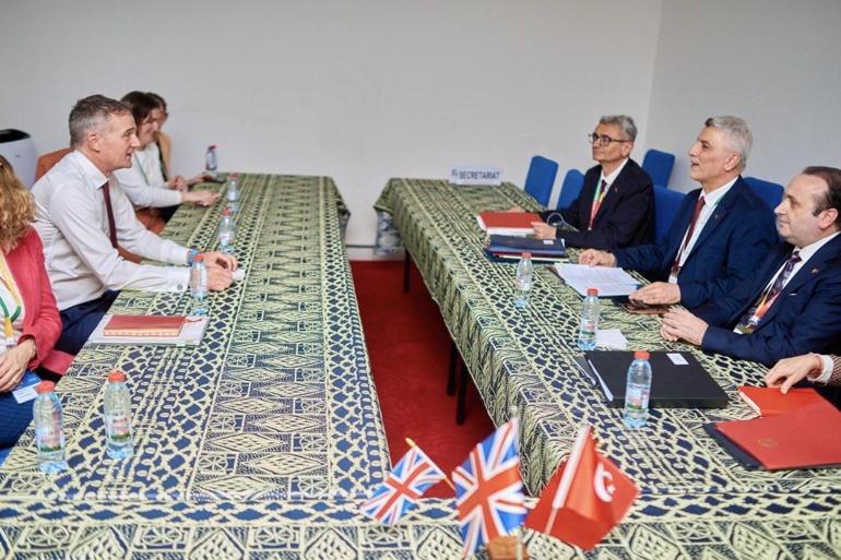 Bakan Bolat, Birleşik Krallık İş ve Ticaret Bakanı Kyle ile görüştü