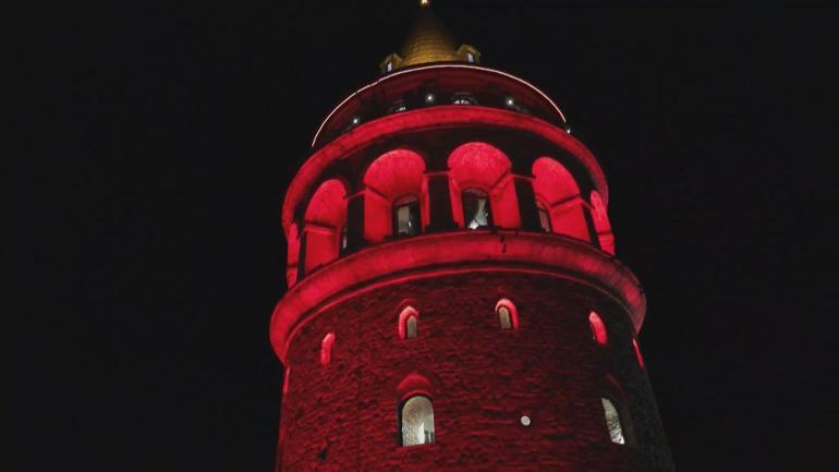 Galata Kulesi Multipl Miyelom hastalığına farkındalık kapsamında kırmızı ışıklarla aydınlatıldı