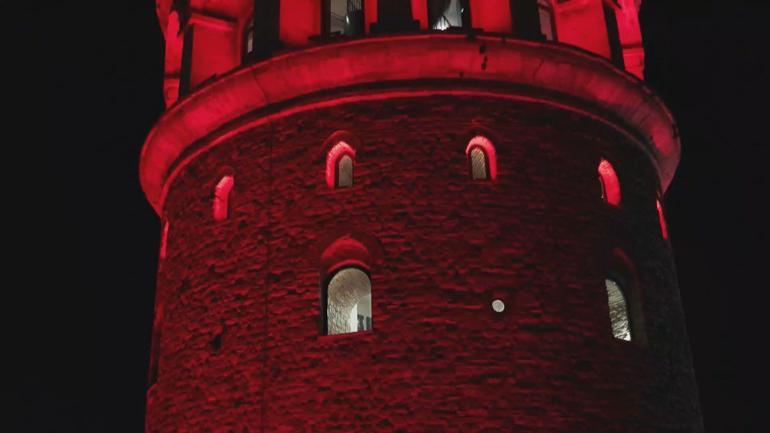 Galata Kulesi Multipl Miyelom hastalığına farkındalık kapsamında kırmızı ışıklarla aydınlatıldı