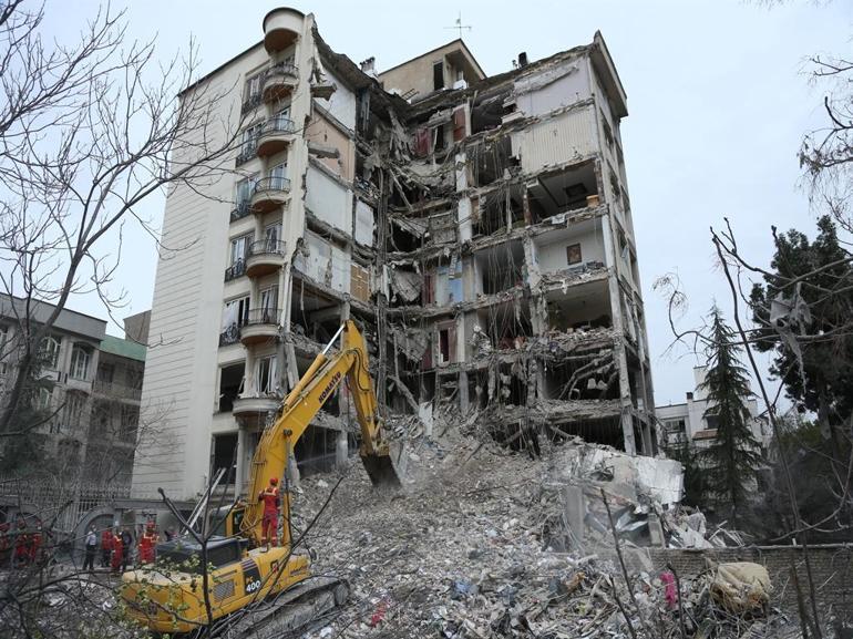 İran’da ABD-İsrail saldırılarında can kaybı 1937ye yükseldi