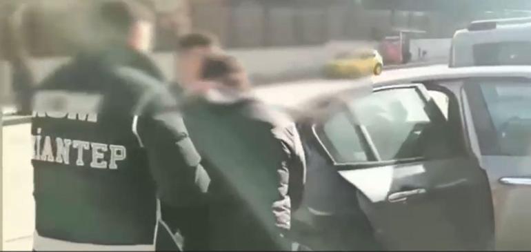 Gaziantep’te sahte plaka basımı yapan 3 kişi yakalandı