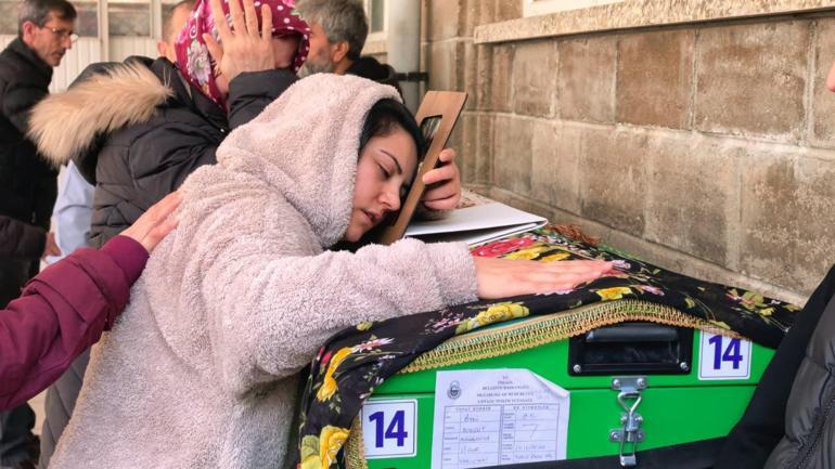 El freni çekilmeyen otomobilin çarptığı Öykü’nün ardından dedesi de kurtarılamadı