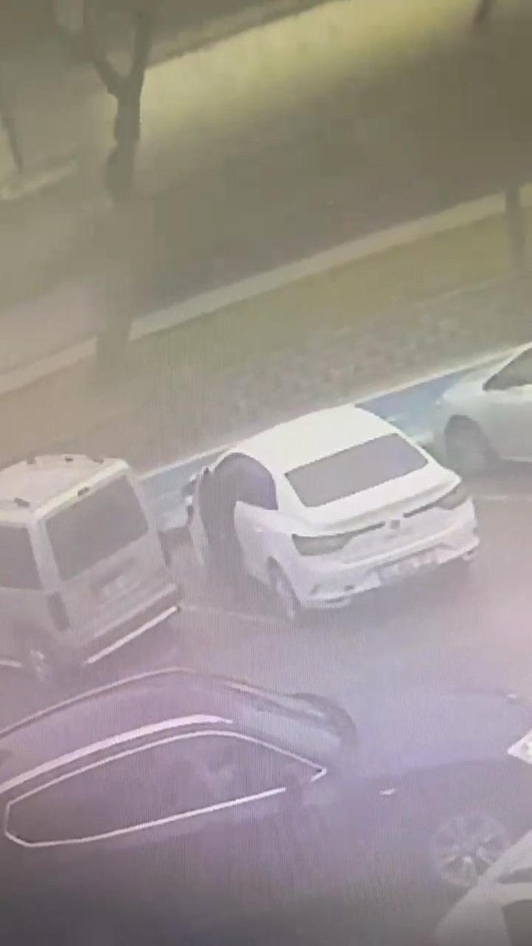 Bursada araçlardan eşya çalan hırsız yakalandı; o anlar kamerada