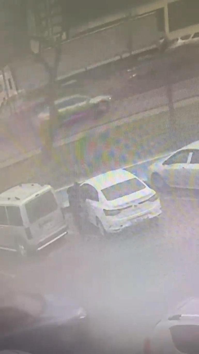 Bursada araçlardan eşya çalan hırsız yakalandı; o anlar kamerada