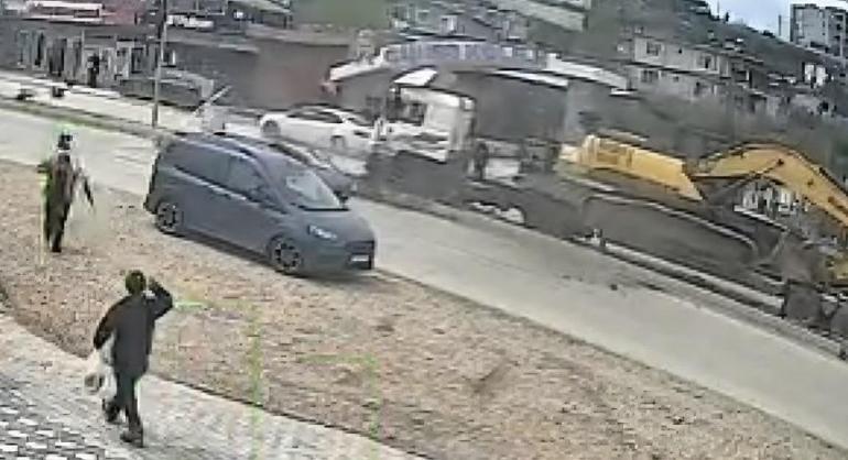 Hatayda TIRın refüje çıktığı anlar kamerada