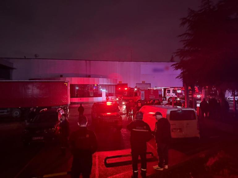 Raf imalatı yapılan fabrikada yangın