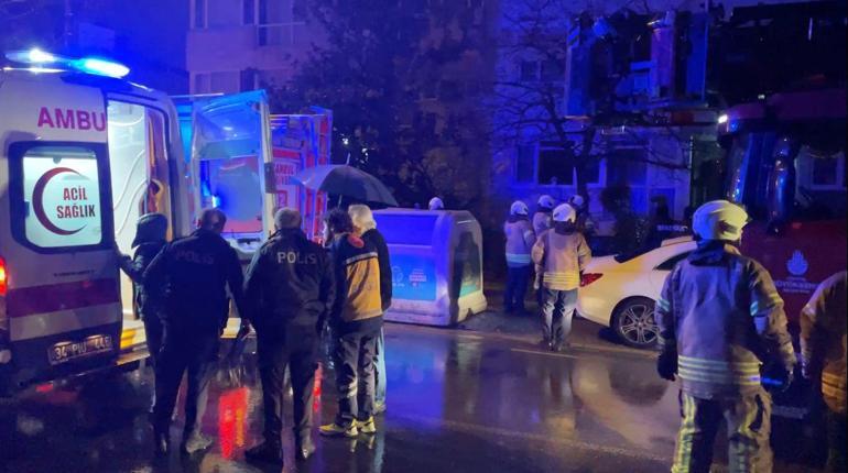 Beşiktaşta 4 katlı binada yangın: 2 kişi dumandan etkilendi