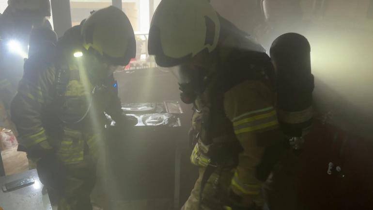 Avcılarda bulaşık makinesi alev aldı; itfaiye müdahale etti