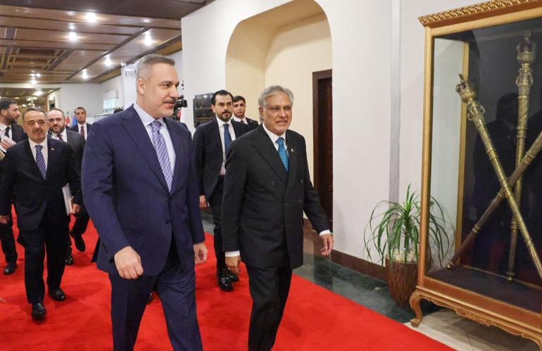 Dışişleri Bakanı Fidan, Pakistan Dışişleri Bakanı Dar ile bir araya geldi